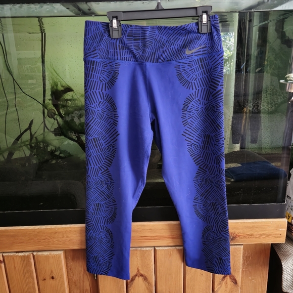 🩵 B2G1 GUC dri fit women's crop Capri leggings active running - Picture 1 of 6